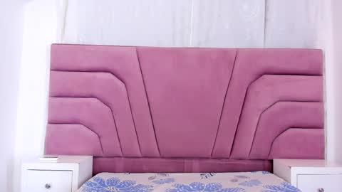 miajhonsonx online show from 12/01/25, 01:49