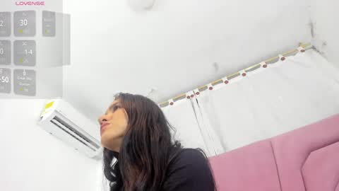 Snapshot of miajhonsonx chatting on 05/15/26, 09:22 miajhonsonx online show from 05/15/26, 09:22