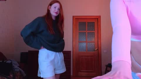 Snapshot of miakeler chatting on 01/24/25, 11:12 milanaaaa online show from 01/24/25, 11:12