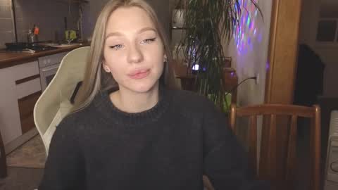 Snapshot of miakeler chatting on 03/06/25, 05:00 milanaaaa online show from 03/06/25, 05:00