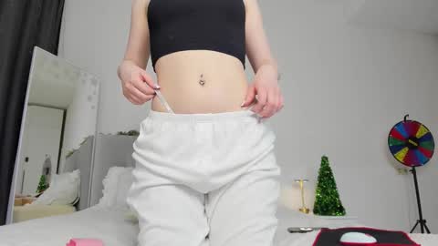 Snapshot of miakeler chatting on 01/09/26, 04:21 milanaaaa online show from 01/09/26, 04:21