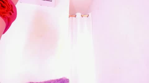 miakirshner_ online show from 12/16/25, 04:56