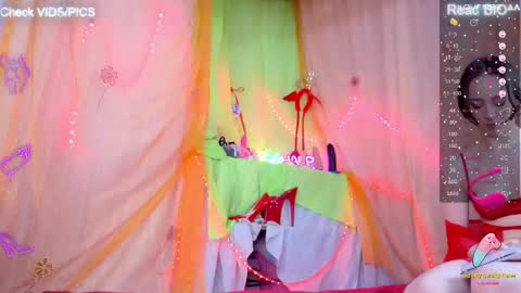 Snapshot of miakitana chatting on 02/20/25, 11:20 Mia online show from 02/20/25, 11:20