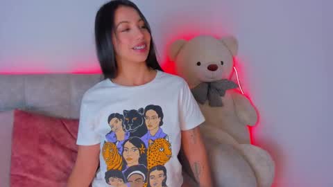 miakris1 online show from 02/14/25, 10:49