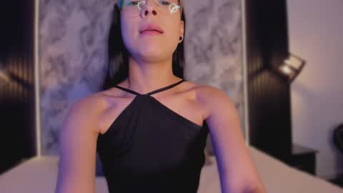 Mia Larouse online show from 03/02/26, 08:26