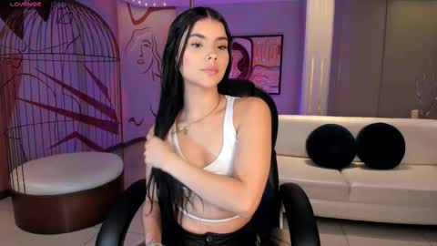 Snapshot of mialaurence_ chatting on 01/08/26, 07:16 Call me Mia online show from 01/08/26, 07:16