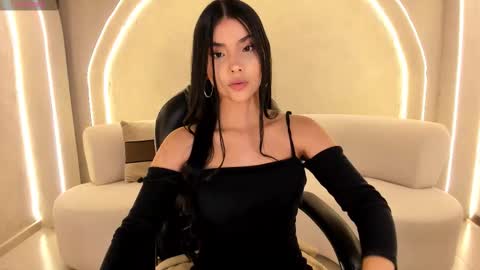 Snapshot of mialaurence_ chatting on 02/04/26, 07:09 Call me Mia online show from 02/04/26, 07:09