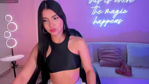 Snapshot of mialaurence_ chatting on 02/22/26, 11:53 Call me Mia online show from 02/22/26, 11:53