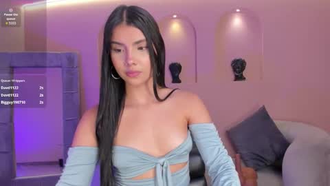 Snapshot of mialaurence_ chatting on 02/25/26, 08:18 Call me Mia online show from 02/25/26, 08:18