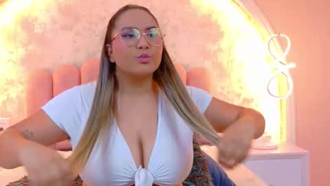 Mia online show from 02/10/26, 12:37