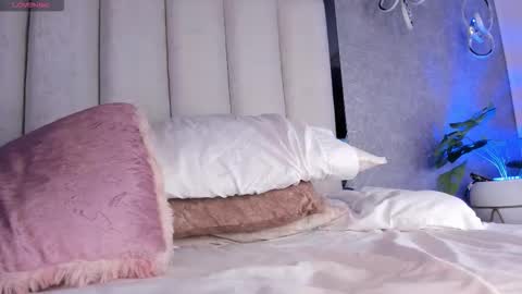 mia logan  online show from 11/29/25, 11:57