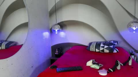 Mia 3 online show from 02/06/26, 11:35