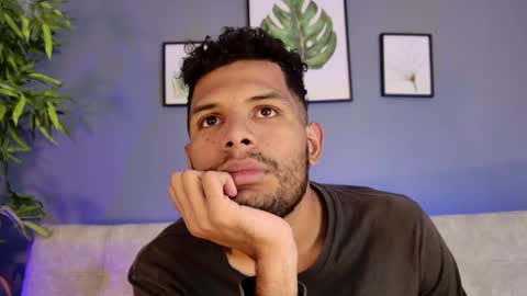 Mia online show from 11/24/25, 07:13