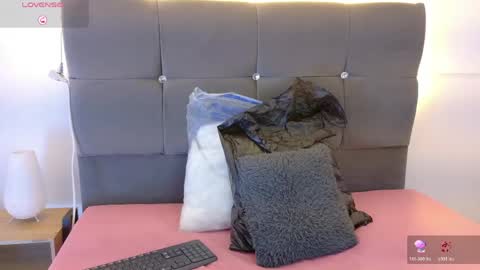 Snapshot of miamackleyn_ chatting on 05/25/26, 12:55 MIA online show from 05/25/26, 12:55