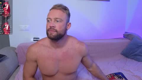 Snapshot of miamax88 chatting on 09/23/25, 05:32 BestMarriedCouple online show from 09/23/25, 05:32