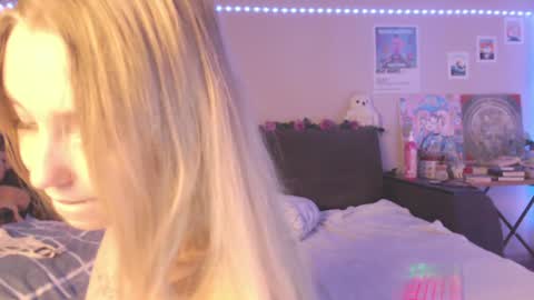 Mia online show from 12/20/24, 06:56