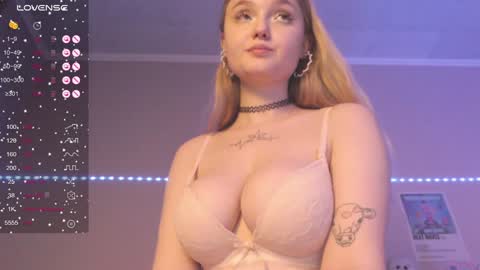 Mia online show from 01/08/25, 05:37