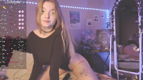 Mia online show from 02/27/25, 04:32