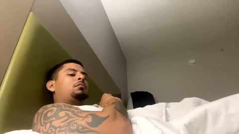 miamiclos1 online show from 12/19/24, 07:40