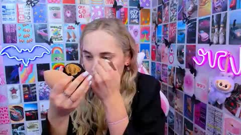 miamilas online show from 12/18/25, 03:07