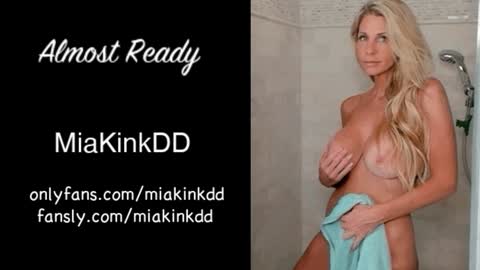 Mia online show from 11/14/25, 03:38