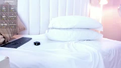 Snapshot of miamistrex chatting on 02/14/25, 08:21 Mia Mistrex online show from 02/14/25, 08:21