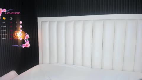 Snapshot of miamistrex chatting on 09/24/25, 04:27 Mia Mistrex online show from 09/24/25, 04:27