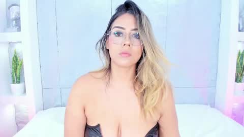 Snapshot of miamistrex chatting on 10/12/25, 04:44 Mia Mistrex online show from 10/12/25, 04:44