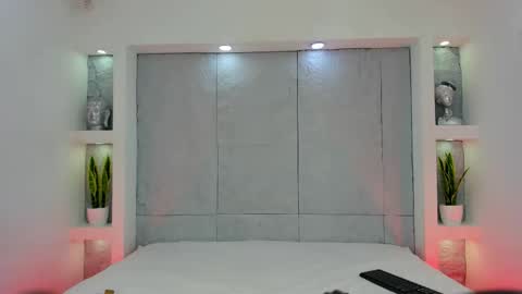 Snapshot of miamistrex chatting on 11/25/25, 04:23 Mia Mistrex online show from 11/25/25, 04:23