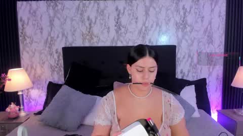 Mia   -5 7001400 Follow  online show from 05/27/26, 01:08