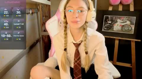 Snapshot of miamooonn chatting on 05/28/26, 03:20 MiaMoon online show from 05/28/26, 03:20