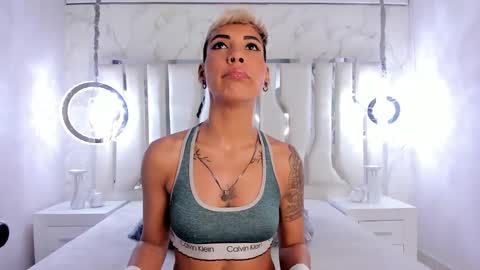 Snapshot of miamorgann chatting on 02/26/25, 12:03 Mia Morgann online show from 02/26/25, 12:03