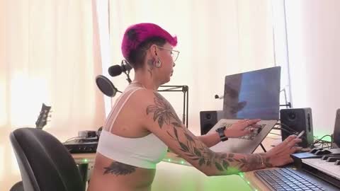 Snapshot of miamorgann chatting on 12/14/25, 02:00 Mia Morgann online show from 12/14/25, 02:00