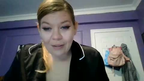 Mia Moves You online show from 07/15/26, 01:22