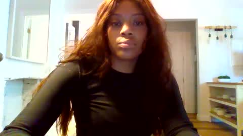 Snapshot of miamuffin8 chatting on 09/20/25, 03:24 MiaMuffn online show from 09/20/25, 03:24