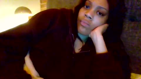 Snapshot of miamuffin8 chatting on 10/10/25, 06:23 MiaMuffn online show from 10/10/25, 06:23