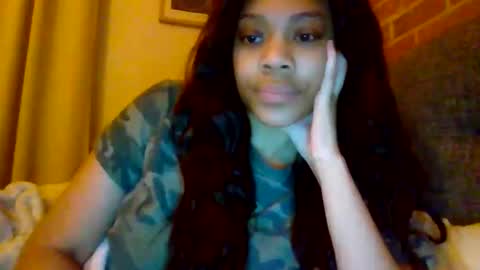 MiaMuffn online show from 12/19/25, 09:16