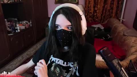 Snapshot of miaowhowl chatting on 11/15/25, 05:31 Kristien online show from 11/15/25, 05:31