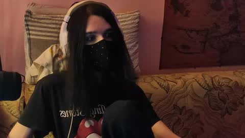 Snapshot of miaowhowl chatting on 12/13/25, 07:53 Kristien online show from 12/13/25, 07:53