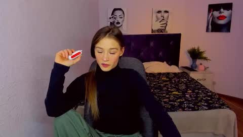 Mia online show from 01/14/25, 05:01