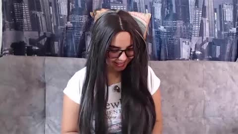 Snapshot of miapeyton chatting on 02/03/25, 03:49 Mia Peyton   online show from 02/03/25, 03:49