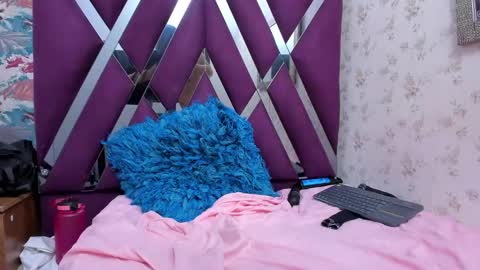 Snapshot of miaquevedo chatting on 02/28/25, 04:20 Mia Quevedo online show from 02/28/25, 04:20