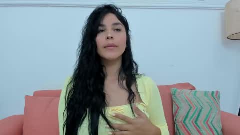 Snapshot of miaquevedo chatting on 09/24/25, 11:35 Mia Quevedo online show from 09/24/25, 11:35