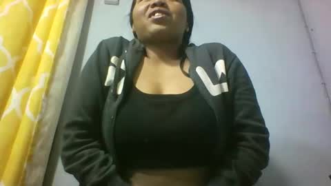 Snapshot of miarii chatting on 09/26/25, 05:44 miarii online show from 09/26/25, 05:44