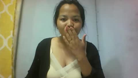 Snapshot of miarii chatting on 10/19/25, 04:24 miarii online show from 10/19/25, 04:24