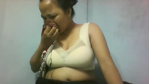 Snapshot of miarii chatting on 10/22/25, 04:46 miarii online show from 10/22/25, 04:46