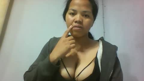 Snapshot of miarii chatting on 10/28/25, 04:05 miarii online show from 10/28/25, 04:05