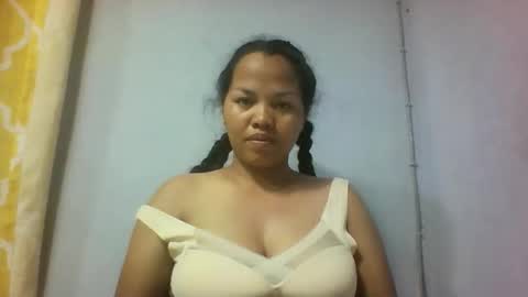 Snapshot of miarii chatting on 10/29/25, 05:04 miarii online show from 10/29/25, 05:04