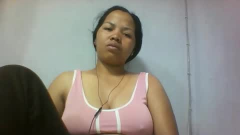 Snapshot of miarii chatting on 11/22/25, 04:11 miarii online show from 11/22/25, 04:11