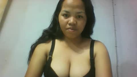 Snapshot of miarii chatting on 11/26/25, 04:24 miarii online show from 11/26/25, 04:24